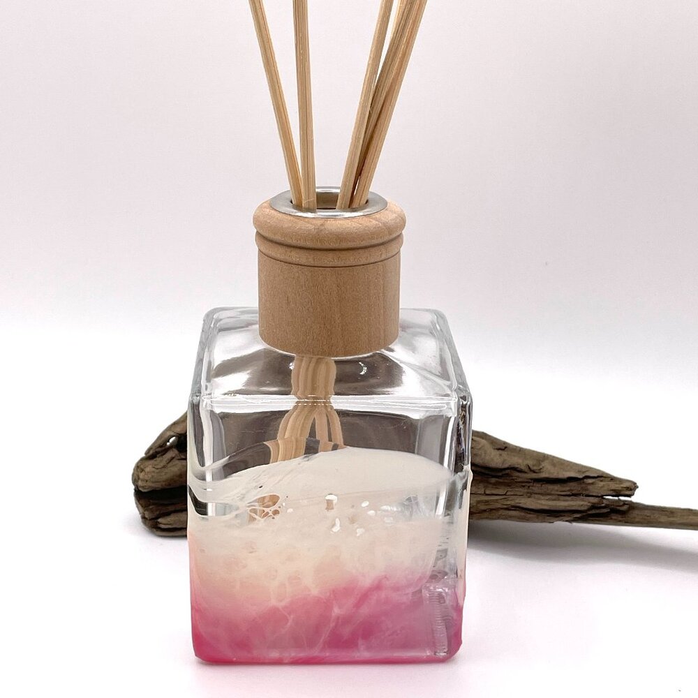Resin and Glass Reed Diffuser-New! - Picture 2 of 7